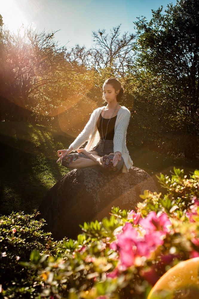 une bonne posture pour la méditation - yuwa une bonne posture pour la méditation - yuwa